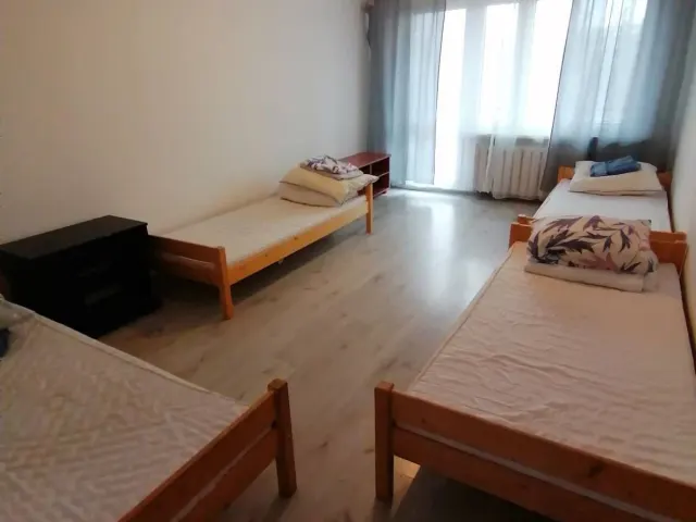 Mieszkanie w bloku — kwatera pracownicza w Czeladzi