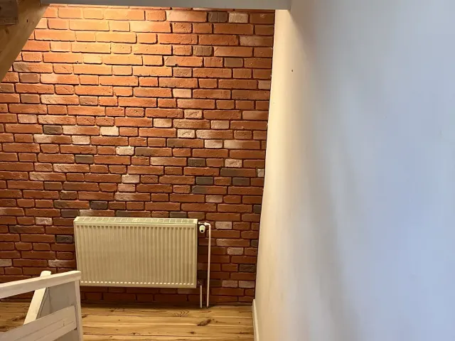 Wnętrze kwatery pracowniczej God Living w Strykowie